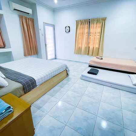 Tupai Mas Semi-D By Louis Villa Taiping Exterior photo